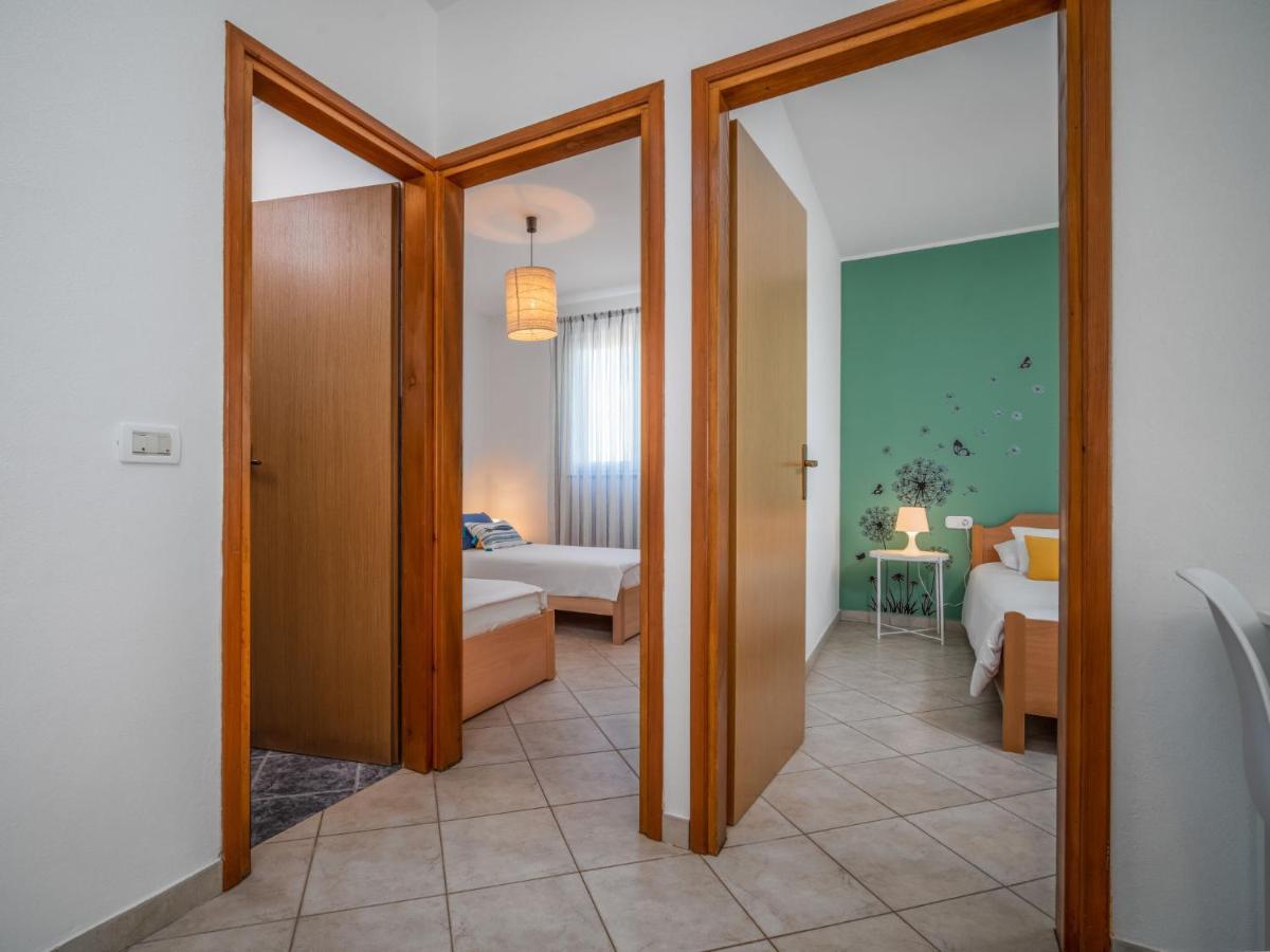 Apartment Fiore-1 By Interhome Gedići Eksteriør billede
