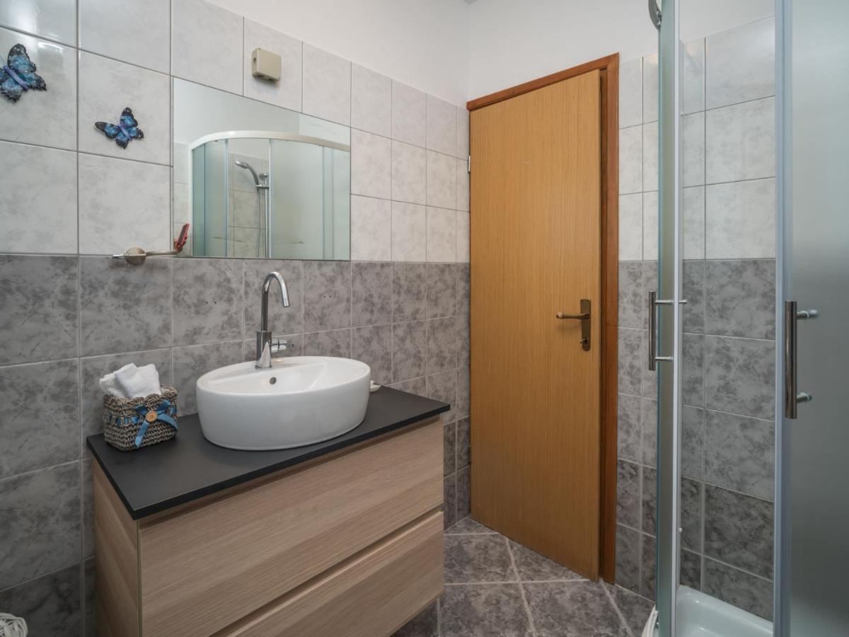 Apartment Fiore-1 By Interhome Gedići Eksteriør billede